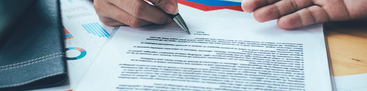 Person signing a form 